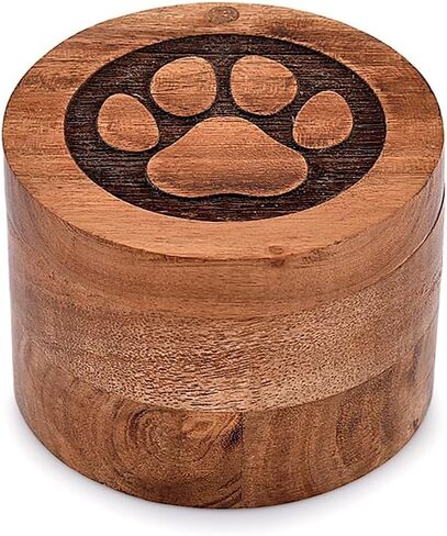 جرة الكلب acacia wood dog urn للرماد المصنوع يدويًا - الكفوف المنحوتة حرق جرة للحيوانات الأليفة للكلاب مربع خشبي التذكار (3.5 "× 3.5" × 2.5 ") in Saudi Arabia