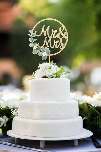 MR & MRS Cake Topper - زواج أعمدة الزفاف العليا في الخشب ديكورات الزفاف الريفية ، وعروس وعريس القبعات العليا لافتة المشاركة in Saudi Arabia