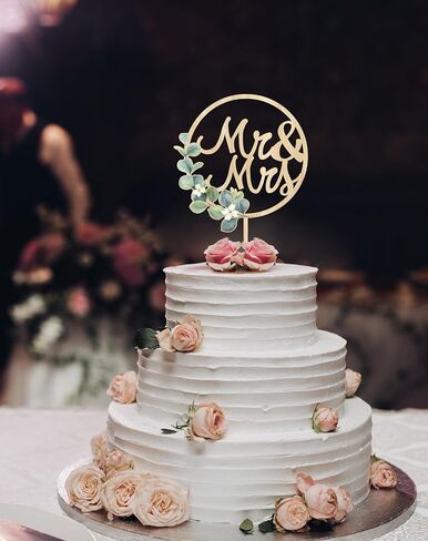 MR & MRS Cake Topper - زواج أعمدة الزفاف العليا في الخشب ديكورات الزفاف الريفية ، وعروس وعريس القبعات العليا لافتة المشاركة in Saudi Arabia