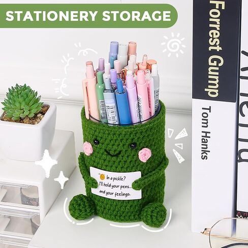 Skydue Crocheted Pen & Pencil Holder مع بطاقة ملهمة - منظم مكتب مصنوع يدويًا للمكتب والمدرسة والمنزل - كوب ديكور مكتب وظيفي in Saudi Arabia
