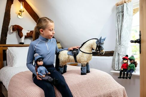 يتضمن Rider Maya Lemieux Toy - يتناسب تمامًا مع المهور للألعاب - ملابس متطابقة قابلة للإزالة - مناسبة للأعمار 3+ in Saudi Arabia