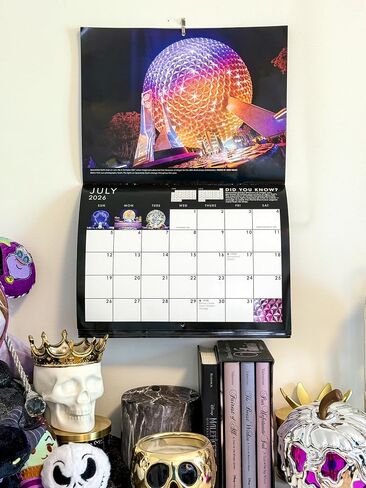 WDW Magazine 2026 Wall Calendar - مع ملصقات تخطيط الرحلة والاحتفال بمكافآت لـ Disney World و Disney Cruise وأعياد الميلاد وإجازات العائلة والتوافه الممتعة in Saudi Arabia