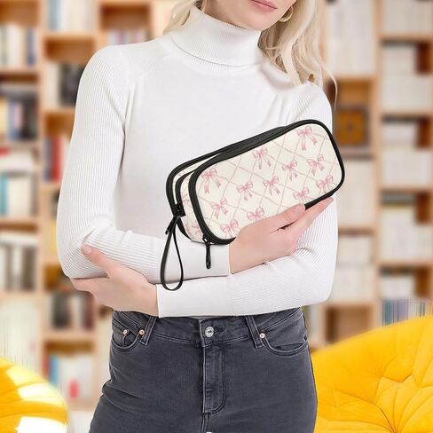 Alaza Pink Bow Rhombus Plaid Carge Pencil Case ، حقيبة قلم رصاص حقيبة مع 3 مقصور in Kuwait