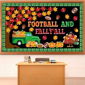 خريف كرة القدم ، مجموعة ألواح ، زخارف الفصول الدراسية الرياضية ، الخريف ، وقابل ، وقاطع اليقطين ، وورق كرة القدم ، in Kuwait