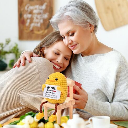هدية لأمي من ابنة الابن الابن الأم يوم أمي هدايا عيد ميلاد للنساء الملهمة الكروشيه بطة الذكرى السنوية اللطيفة اليدوي لعبة بطة محبوكة مع بطاقة إيجابية هتاف أحبك هدية in Kuwait