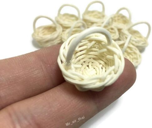 10 مساءً سلة مصغرة عتيقة الأثاث راتان سلة دمية ديكور FBA in Kuwait