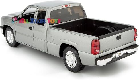 2006 Silverado 1500 Extended Cab Pickup Truck 1/25 Diecast Model Car Motor Max 79393 Grey in Saudi Arabia