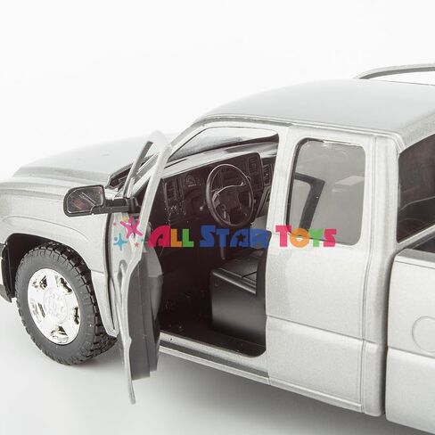 2006 Silverado 1500 Extended Cab Pickup Truck 1/25 Diecast Model Car Motor Max 79393 Grey in Saudi Arabia
