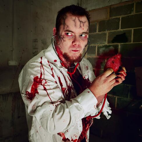 Fake Bloody Heart Prop, Life-Size Realistic Latex Heart Model for Halloween Haunted House Decoration, Pranks Scary Prop, Party Supplies in Saudi Arabia