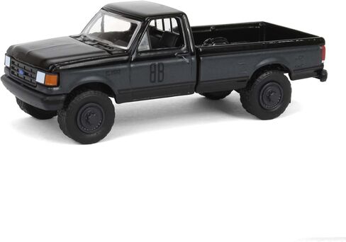 Truck 1/64 1990 Ford F-150 XL ، Black Bandit Series 29 28150-E in Saudi Arabia