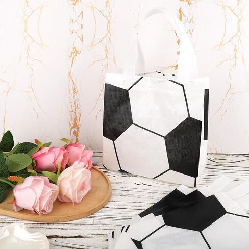 Boxob 12PCS حفل كرة القدم يفضل الحقائب ، موضوع كرة القدم Goodie Bags Totes غير المنسوجة مع مقابض لـ Candy Snack Treat Birthday Events Events Team Gifts in Saudi Arabia