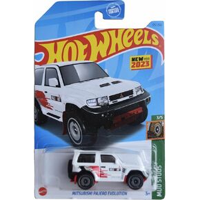 Hot Wheels Mitsubishi Pajero Evolution ، Mud Studs 3/5 [White] 175/250 in Kuwait
