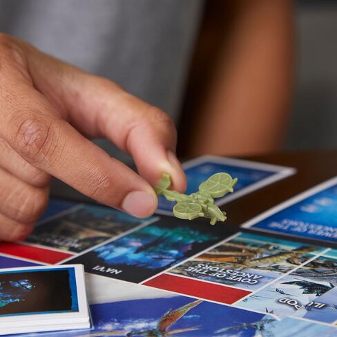 Monopoly: لعبة لوحة Avatar Edition للأعمار 8 وما فوق ، ألعاب عائلية من 2 إلى 6 لاعبين ، ألعاب الأطفال in Saudi Arabia