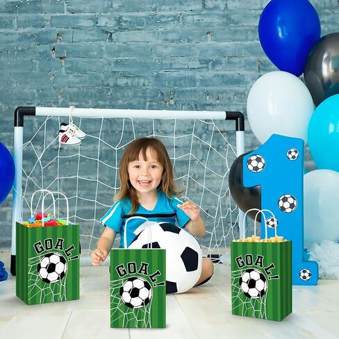 24 PCS كرة القدم حقائب هدايا كرة القدم لحفلات الحفلة مع مقابض الهدف موضوع معالجة Candy Goodie Paper Bag for Sport Team Ball أحداث موضوع عيد ميلاد لوازم حفلة in Saudi Arabia