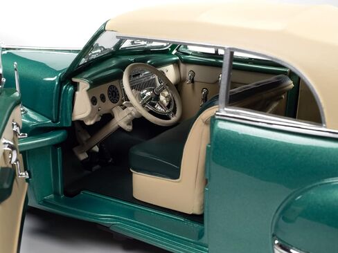 Auto World 1947 Cadillac Series 62 Cabriolet 1:18 Scale Diecast Model in Kuwait