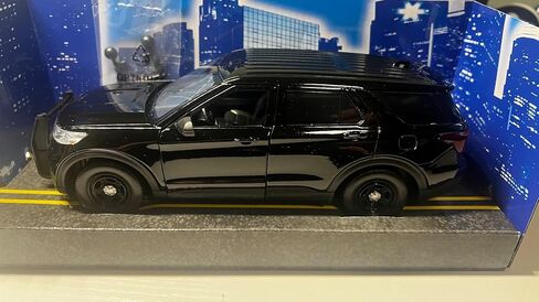 2022 أداة تقاطع الشرطة غير محددة قمة سوداء 1/24 DIECAST MODEL CAR بواسطة Motormax 76990BK in Saudi Arabia