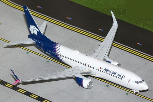 Geminijets G2AMX1387 Aeromexico Boeing 737-800 (New Livery) N957am ؛ مقياس 1: 200 in Saudi Arabia