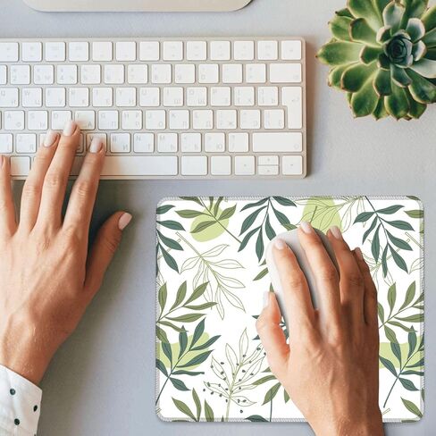 Sasquatch في الغابات ممسكًا بوساء الماوس المربع مربع ميدان مسيرة ميناء من الطبقات غير المنقولة ، وسادة المكتبي in Kuwait