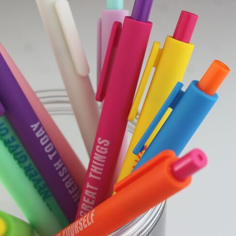Caigans & CM 12 PCS أقلام محفوظة للسحب مع تأكيدات إيجابية - أقلام اقتباس ملهمة مضحكة للمكتب والمدرسة والمنزل (هدية كبيرة للموظفين والمعلمين والطلاب) in Saudi Arabia