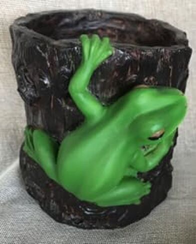 حامل قلم رصاص Frog للأطفال ، وعاء عصاري مضحك ، قلم/قلم رصاص/فرشاة منظم مكتب ، زارع لطيف للنباتات الصغيرة ، هدية المكتب للنساء الرجال (بني) in Kuwait