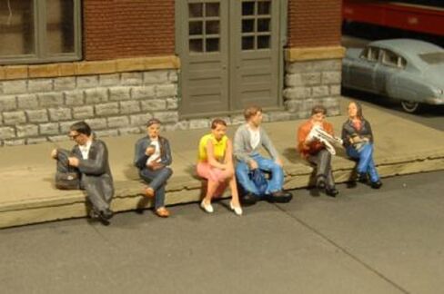 Bachmann Industries Miniature O Scale Figures Seated Platform Passengers Train(6 Piece) in Saudi Arabia