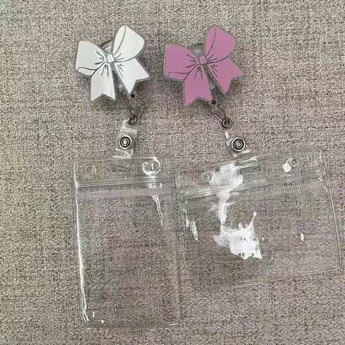 2 حزمة Pink & White Bow Bowge Cenly قابلة للسحب بكرات شارة ممرضة مع التمساح حامل بطاقة هوية مقطع بطاقة شارة العامل المكتبي ملحقات بطاقة هوية لطيفة لطالب المعلم الطبيب in Kuwait