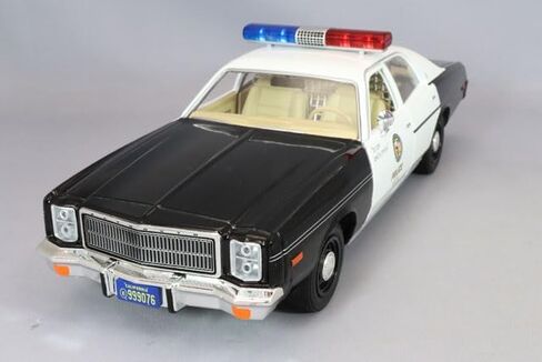 Greenlight 1977 Plymouth Fury Black and White Metropolitan Police The Terminator (1984) Movie Hollywood Series 1/24 Diecast Model Car in Saudi Arabia