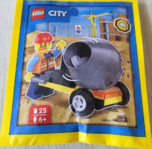 مدينة LEGO: عامل البناء minifigure مع خلاط الأسمنت in Saudi Arabia