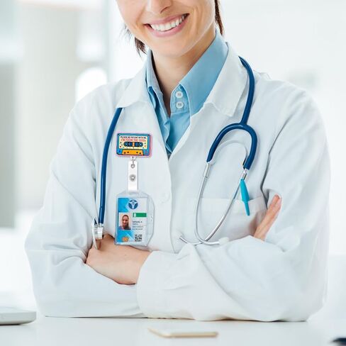 مضحك ممرضة ممرضة شارة لطيف لطيف عمل مضحكة ممرضة الشارة بكرات الحامل المعرف قابلة للسحب in Kuwait