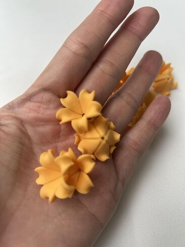 25 PCS Mini Puakeikeni Clay Beads (2.5 سم) لصنع المجوهرات ، DIY ، لوازم الحرف (أبيض) in Kuwait