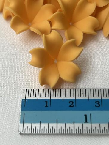 25 PCS Mini Puakeikeni Clay Beads (2.5 سم) لصنع المجوهرات ، DIY ، لوازم الحرف (أبيض) in Kuwait