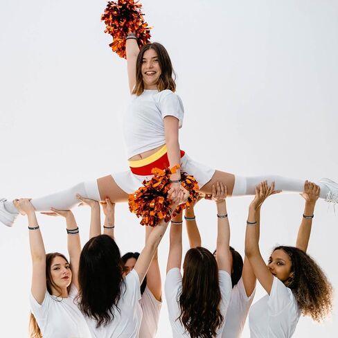 أساور معصم ملهمة من السيليكون للتشجيع، أساور تحفيزية ممتدة، أربطة مطاطية للتشجيع مع رسالة تحفيزية من أجل هدايا فرقة التشجيع (32 قطعة) in Kuwait