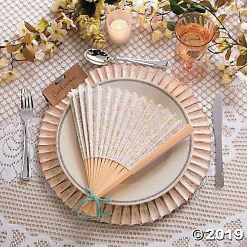 Fun Express Express Fintage Lace Folding Fans (مجموعة من 12) زخارف الزفاف ولوازم الحفلات in Saudi Arabia