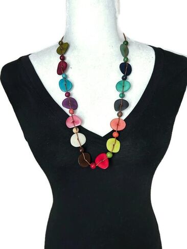 قلادة واقراط تاغوا متعددة الالوان، قلادة شريحة جوز تاغوا، قلادة عاجية نباتية. مجوهرات تاغوا مصنوعة يدويا in Kuwait