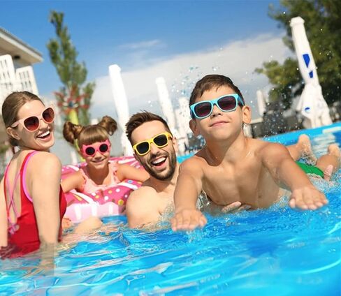 نظارات شمسية نيون مجموعة من 10 نظارات شمسية للأطفال للكبار من مستلزمات الحفلات الكلاسيكية الكلاسيكية للجنسين من مجموعة من 10 in Kuwait