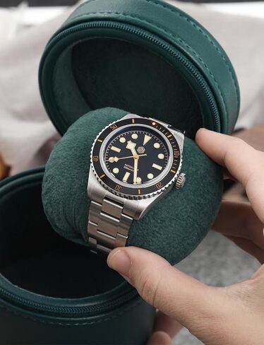 حافظة ساعة سفر جلدية من سان مارتن، صندوق تخزين ساعة واحد، منظم ساعة اسطواني بسحاب قابل للحمل لساعات المعصم والساعات الذكية in Kuwait