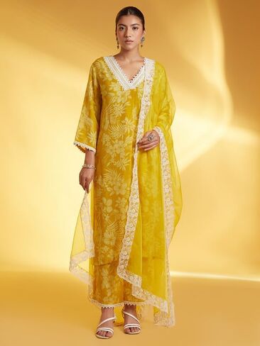 مجموعة سراويل كورتا للنساء من ذا لوم 3/4 كم ورقبة على شكل حرف V ملابس عرقية هندية مطبوعة كورتي عرقية هندية للفتيات باللون الأصفر in Kuwait