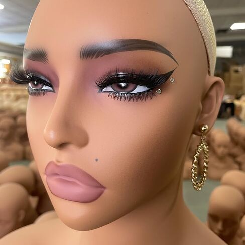 European American Model Head Display Props Mannequin Head with Shoulders Bust in Kuwait