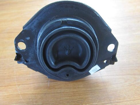 2011-2019 Chrysler Dodge Right & Left Side Engine Support Cushion New Mopar OEM in Saudi Arabia