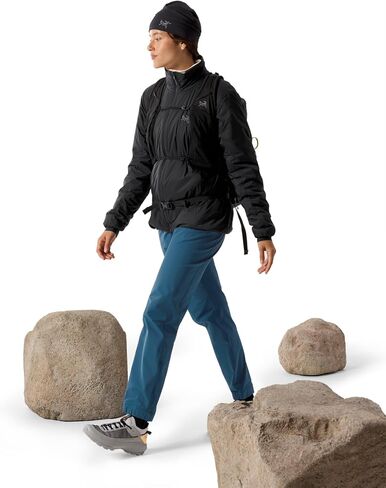 Arc'teryx Atom SV Jacket Women's | لدينا سترة ذرة أحرها للتنزه في الطقس البارد in Saudi Arabia