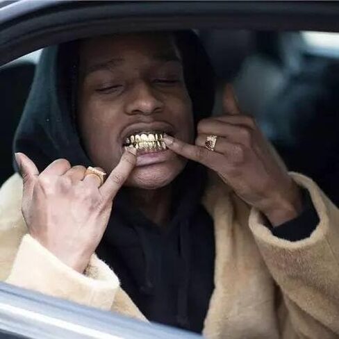 Love Andara 18K White Gold Plated Teath 6 أسنان أعلى مجموعة من الهيب هوب مجموعة Grillz in Saudi Arabia
