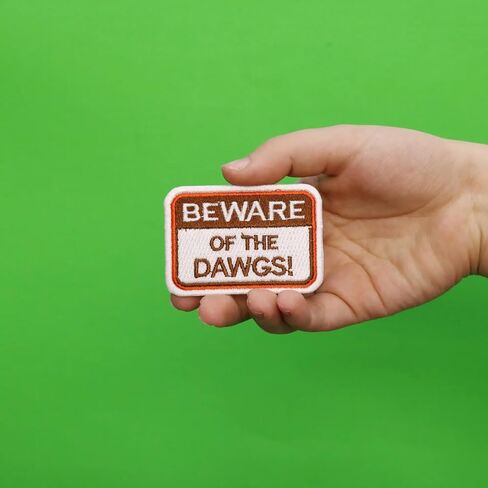 كليفلاند كرة القدم حذار من علامة Dawgs Patch Orgered On in Saudi Arabia
