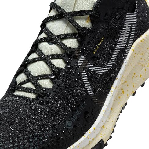 حذاء نايكي React Pegasus Trail 4 Gore-TEX للرجال مقاوم للماء، مقاس 12 in Saudi Arabia