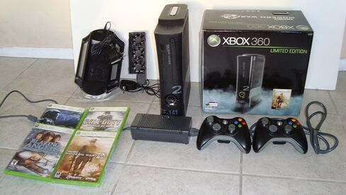 Xbox 360 Pro 20 GB (Renewed) in Saudi Arabia