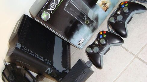 Xbox 360 Pro 20 GB (Renewed) in Saudi Arabia