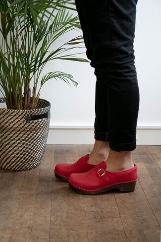 Sandgrens Handmade Swedish Wood Closed-Back Clogs for Men, Low Heel | Gunnar in Saudi Arabia
