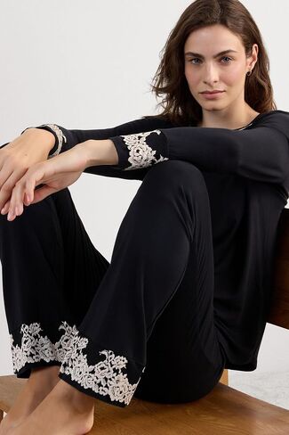 Woman's Pretty Flowers Modal Top in Saudi Arabia