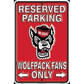 Hangtime ولاية كارولينا الشمالية - NC State Wolfpack 8x12 لافتة وقوف السيارات in Kuwait