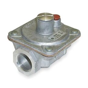 Maxitrol RV48-3/4 3/4" Gas Regulator, 1/2 psi Inlet Pressure