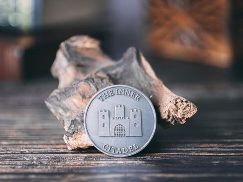 عملة القلعة الداخلية، عملة رواقية للتأملات الرواقية اليومية، عملة الشجاعة عملة القلق التذكارية موري النحاسية، ميدالية الفلاسفة الرواقيين أمور فاتي in Kuwait